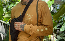 Load image into Gallery viewer, Caribe Sur - Toast Long Sleeve
